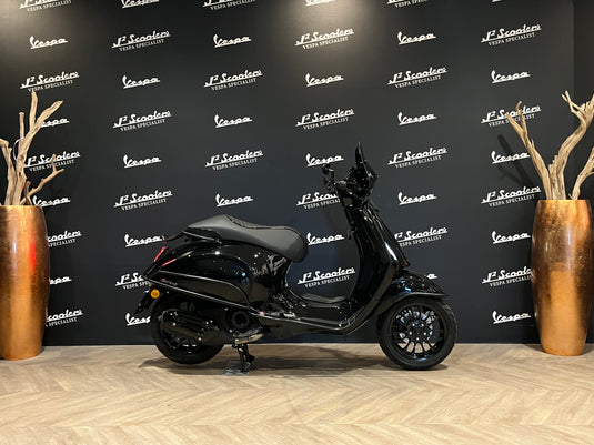 Vespa Sprint E5 glans zwart NERO LUCIDO
