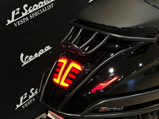Vespa Sprint E5 glans zwart NERO LUCIDO