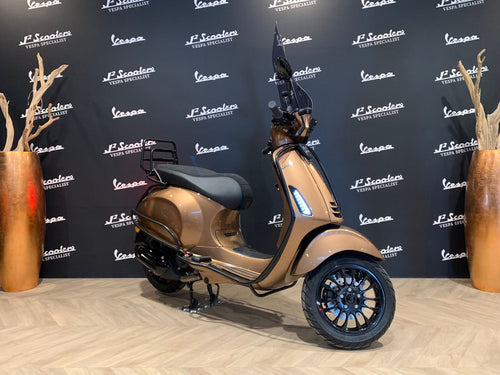 Vespa Sprint E5 Range Rover Zanzibar