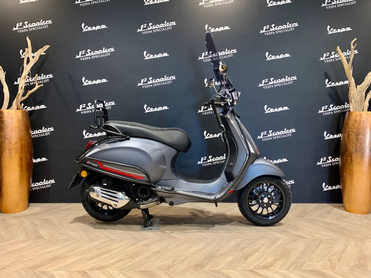 Vespa Sprint E5 mat grijs GRIGIO TRAVOLGENTE MATT