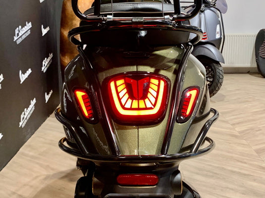 Vespa Sprint E5 Python Gold
